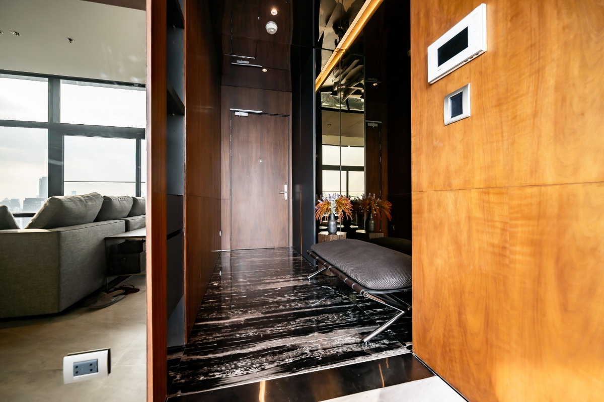 รูป For Sale Circle Living Prototype 135 Sq.M. with the best Bangkok skyline views - รูปที่ 36/47