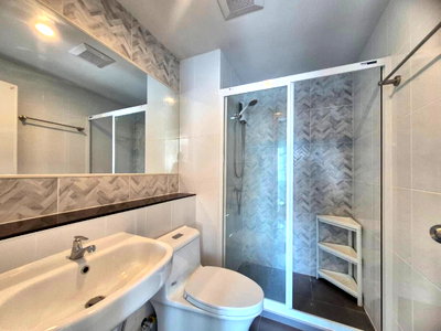 Condos for rent : 🔥 Condo for rent: Regent Home Bangna, just 350 meters from BTS Bangna! 🔥💰 Rent: 12,000 THB/month (1-year contract) 