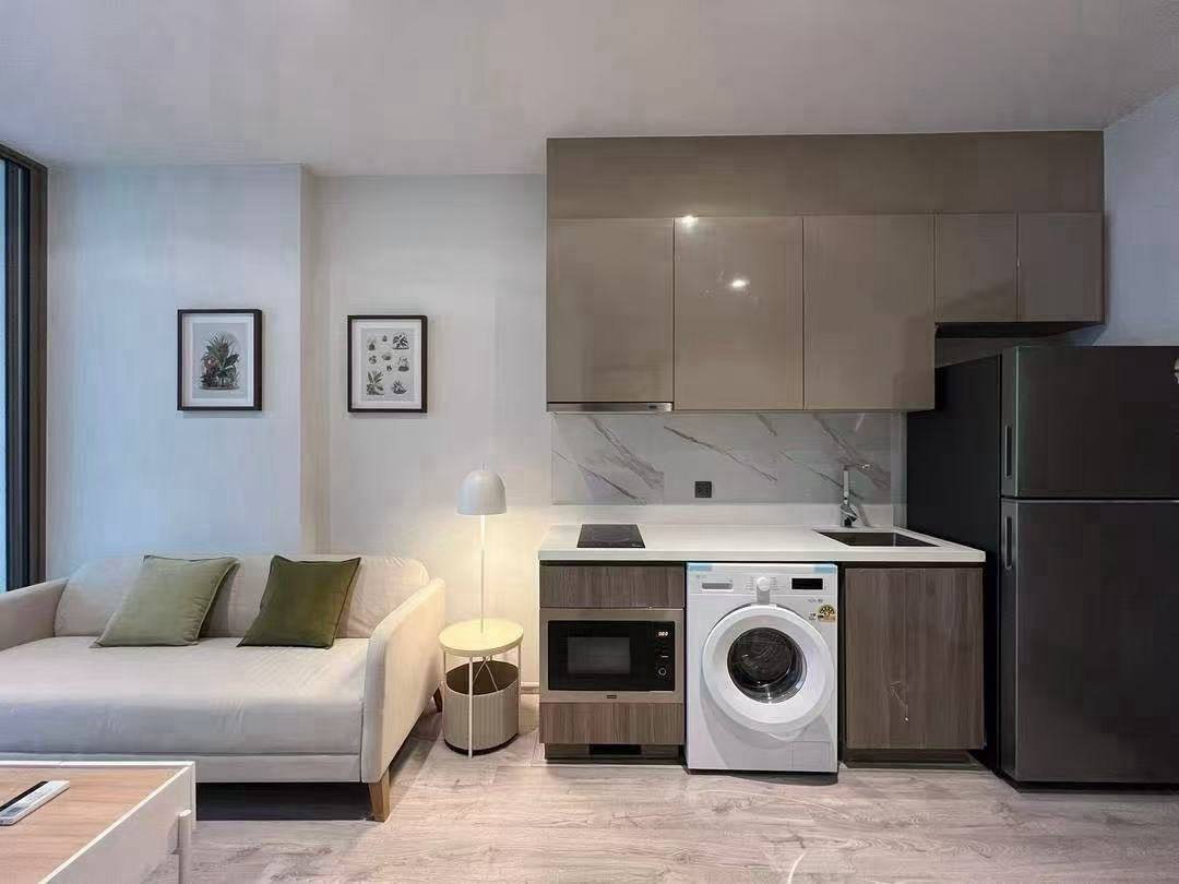 รูป  For Rent | ให้เช่าคอนโด Rhythm Ekkamai Estate คอนโดหรู ใจกลางเอกมัย 📍 ใกล้ BTS เอกมัย Fully Furnished - รูปที่ 1/7