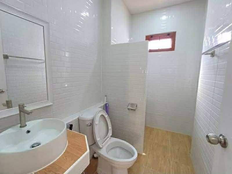 รูป  ให้เช่าบ้านชั้นเดียว บ้านแหวน – หางดง เชียงใหม่ พื้นที่ใช้สอย 89 ตรม.  3 ห้อง 2ห้องน้ำ - รูปที่ 8/9