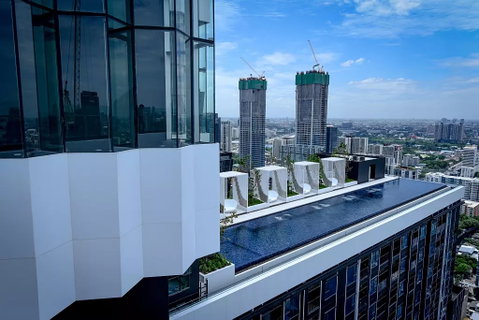 ✨ For Sale: Life Asoke - Rama 9 Condo ✨  💰 Only 3,990,000 THB