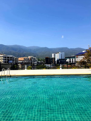 เช่าคอนโด ห้างริมปิงซุปเปอร์มาร์เก็ต : 🏢 ให้เช่า The Trio Condominium | ชั้นบนสุด วิวเมือง ใจกลางห้วยแก้ว เพียง 13,000 บาท
