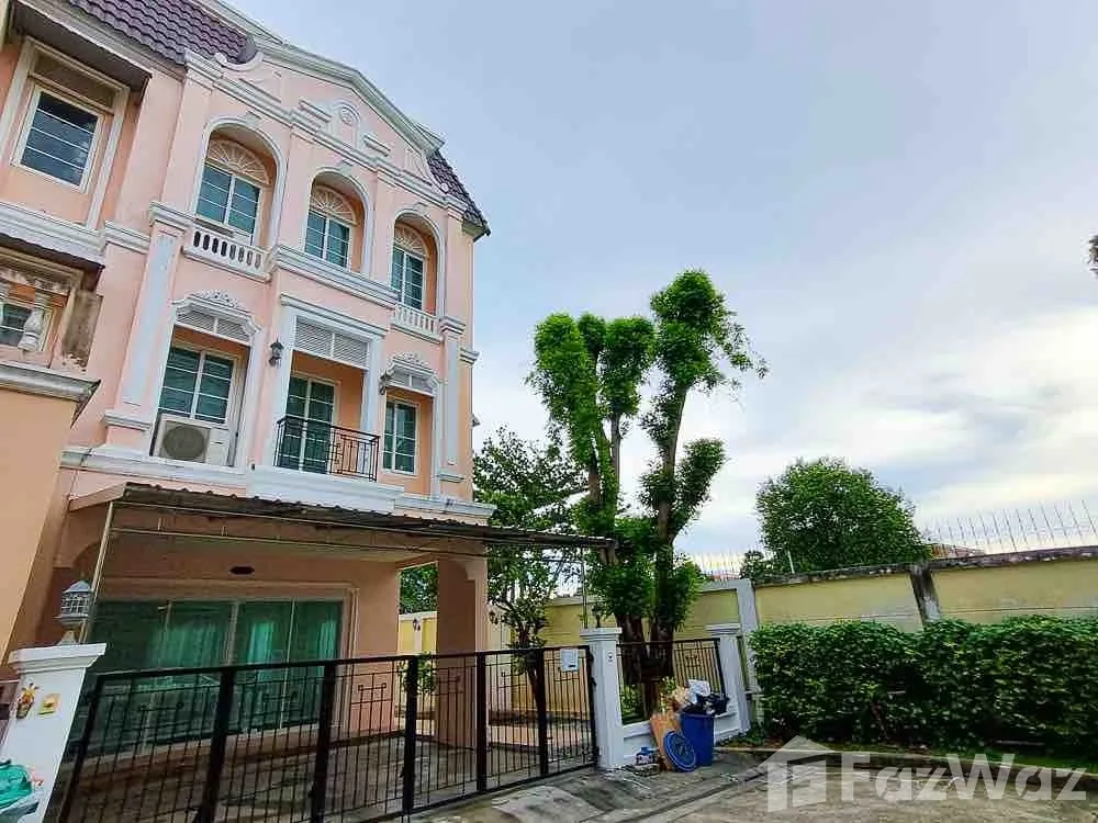 รูป ทาวน์เฮ้าส์ให้เช่า 4 ห้องนอน ในโครงการ เออร์เบิ้น สาทร 1068906 - รูปที่ 1/13