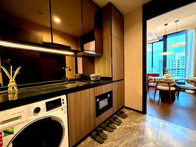 Condos for sale Ekamai International School : AESTIQ Thonglor Combine Unit 2 bedrooms, 2 bathrooms, spacious living room.