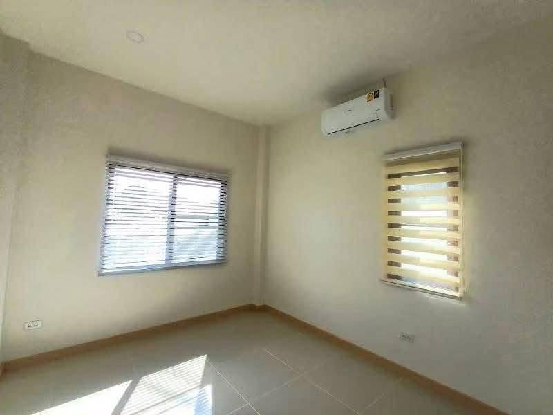 รูป  ให้เช่าบ้านชั้นเดียว บ้านแหวน – หางดง เชียงใหม่ พื้นที่ใช้สอย 89 ตรม.  3 ห้อง 2ห้องน้ำ - รูปที่ 7/9
