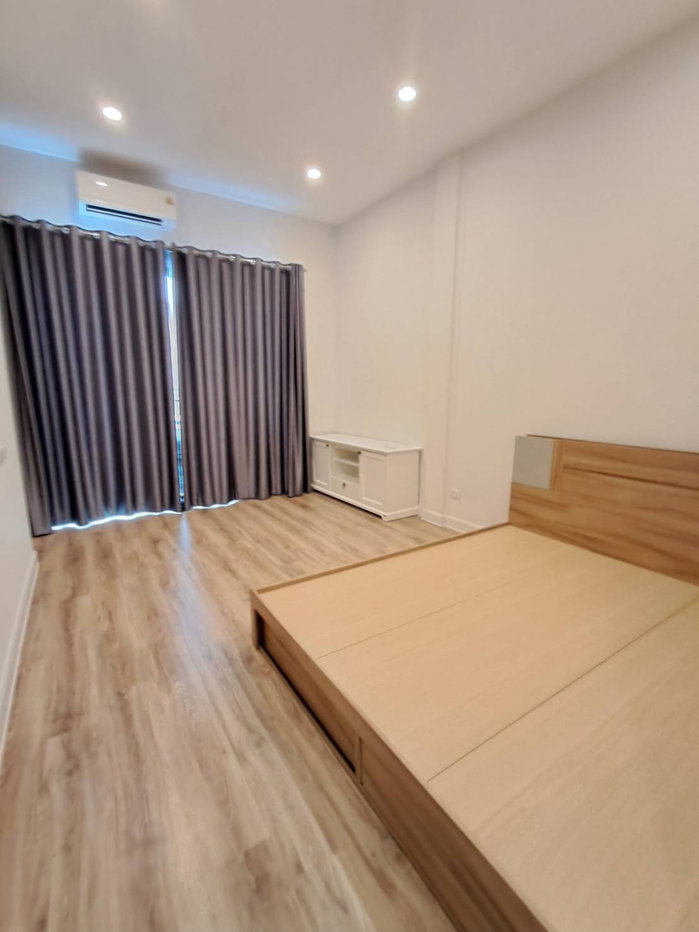 picture Verve Petchkasem 81 (3BR/2BA) Modern Loft Design - 1/13
