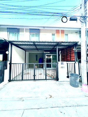 Townhouses for rent ถนนเทพารักษ์ : For rent  pruksa 87/2 Mega bangna 3 bed 2 Air con ready to move 