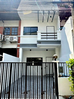 Townhouses for sale Lat Phrao : R173 🐱🏡 Urgent Sale! Ketunuti Garden Village, Soi Nakniwas 38, near Central EastVille. Only 3,490,000 baht.