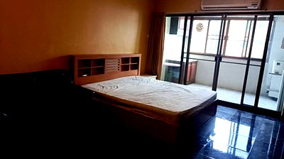 Condos for rent MRT Huai Khwang : For rent Sriwara Mansion 2, 7th floor