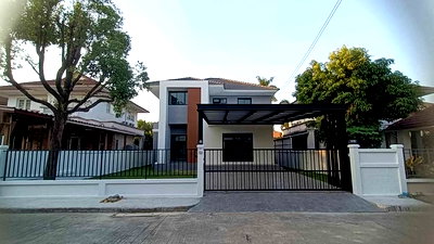 บ้านเดี่ยว ม.นานาชาติแสตมฟอร์ด : ขายบ้านเดี๋ยว รีโนเวทใหม่ ม.เพอร์เฟคเพลส รามคำแหง 164 พื้นที่ 69 ตารางวา MRT สายสีชมพู:  - รพ.สินแพทย์ เสรีรักษ์:  