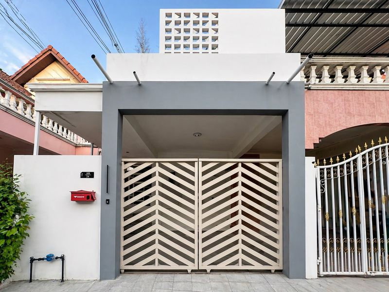  For Rent  Townhouse in Soi Khao Noi   3 Beds 2Bath 