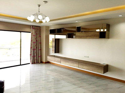 คอนโดให้เช่า : Call : 086-151-6660 ปัญญารีสอร์ท คอนโดมิเนียม ใกล้เซ็นทรัลศรีราชา ห้องใหญ่พิเศษ 160 ตารางเมตร 2 ห้องนอน 2 ห้องน้ำ วิวภูเขา ตกแต่งครบ