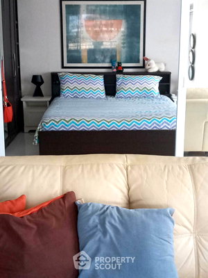 Condos for sale Pattaya-NaKlua Road : 2-BR Condo at Golden Pattaya Condominium close to Naklua (ID 1235793)