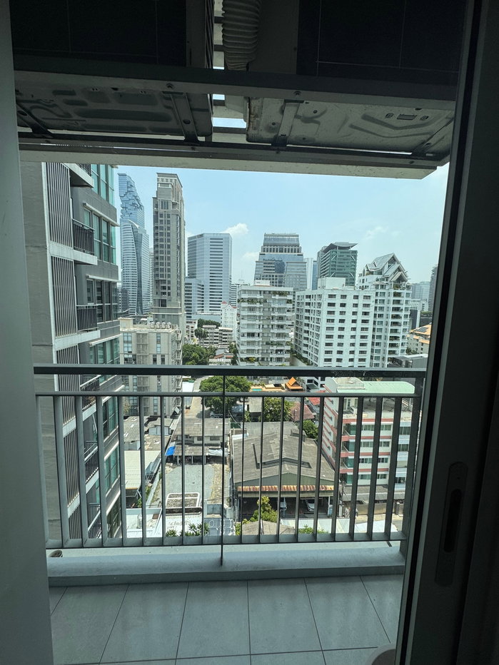 รูป วิวเมือง Rhythm Sathorn–Narathiwas    ขนาด: 38 ตร.ม. ชั้น  12 - รูปที่ 1/12