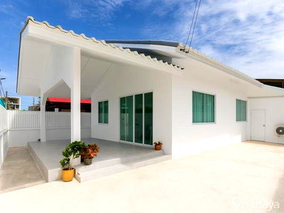 บ้านเดี่ยว บางละมุง ชลบุรี : บ้านเดี่ยวสุดหรู: ใจกลางพัทยา 3 ห้องนอน 2 ห้องน้ำ พื้นที่ใช้สอย 50 ตร.วา ไม่ต้องเสียค่าส่วนกลาง ใกล้สุขุมวิท