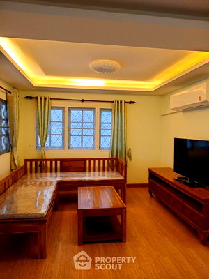 Houses for rent Bangkok : 3-BR House in Wang Thonglang (ID 2839768)