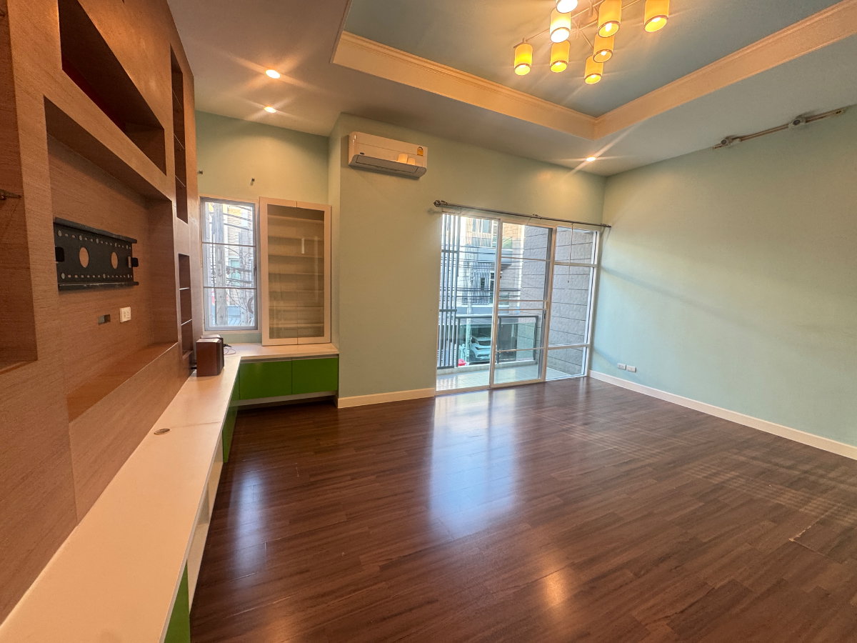 รูป บ้านเช่าเลียบด่วน CDC ทาวน์พลัสเอ็กซ์ โยธินพัฒนา7 ตกแต่งครบ3นอน4ห้องน้ำ - รูปที่ 5/11
