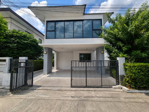 ขายบ้านแฝด โครงการ บ้าน ฟ้า กรีน ปาร์ค ลำลูกกาคลองสามใกล้ตลาดดีดีมาเช่ โรงเรียนโชคชัยรังสิต