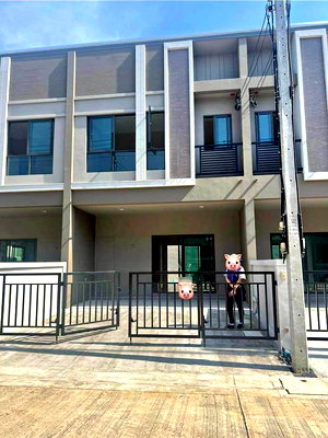 Townhouses for rent Muang Pathum Thani Pathumthani : R2993 Townhome For Rent V Compound Tiwanon-Rangsit Next