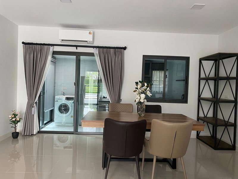 รูป Code: NPG297 🏡 บ้านเช่าบางนา ใกล้ Mega Bangna | ใกล้โรงเรียนนานาชาติ บ้าน Pleno สุขุมวิท-บางนา 3 | 🐶เลี้ยงสัตว์ได้ | บ้านหน้าสวน - รูปที่ 2/11