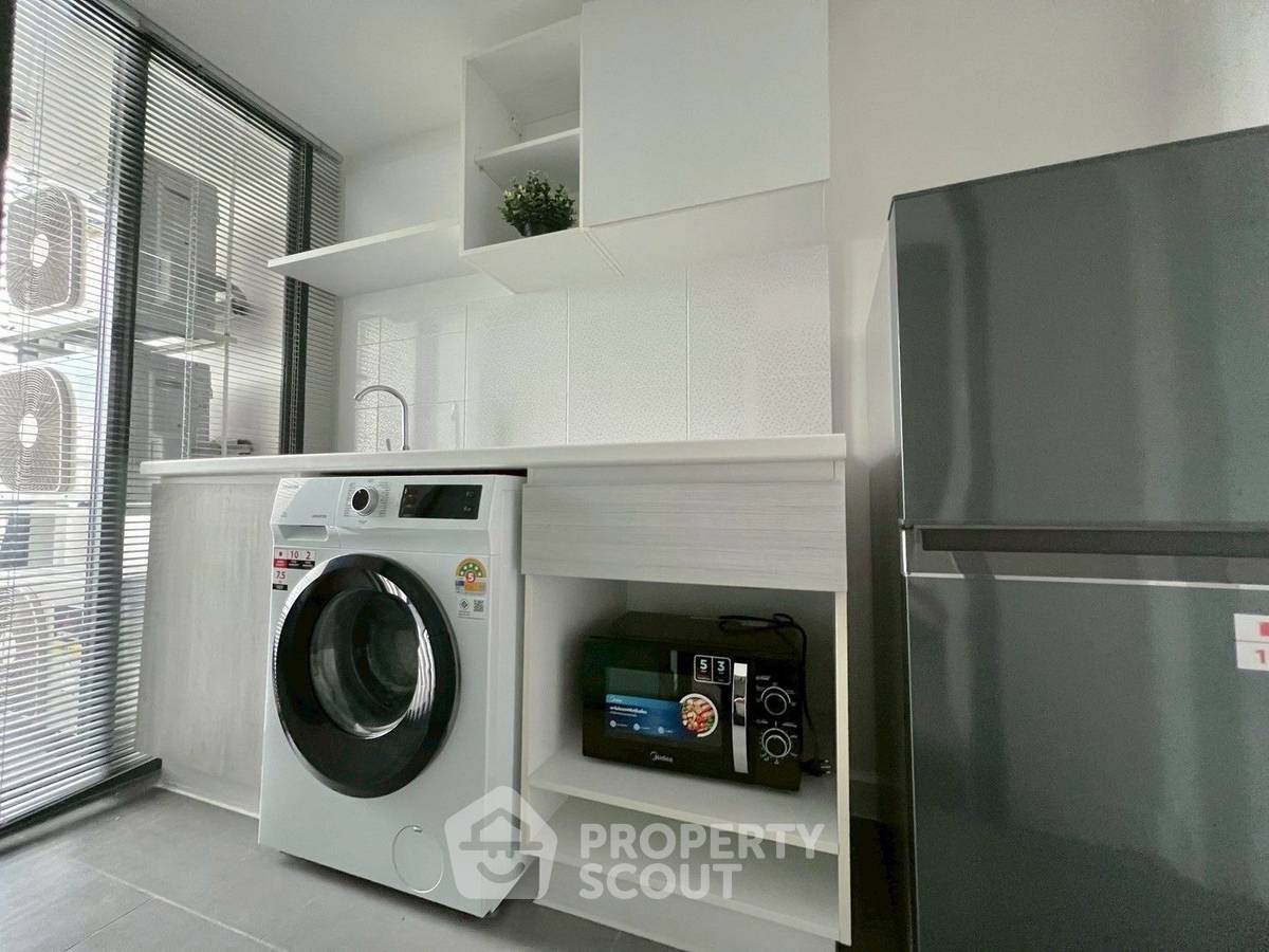 picture 2-BR Condo Metro Sky Prachachuen, High-Floor 22nd | 400m to MRT Bang Son (ID 2100212) - 16/19