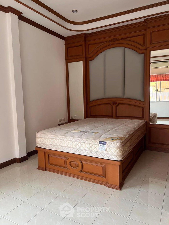 รูป บ้าน 3-ห้องนอน ใกล้ พัทยาตะวันออก (ID 1517412) - รูปที่ 6/8