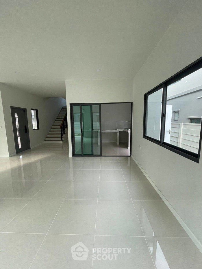 รูป บ้าน 4-ห้องนอน ที่ แกรนด์ บริทาเนีย พระราม 9-กรุงเทพกรีฑา ใกล้ ท่าอากาศยานสุวรรณภูมิ (ID 1357912) - รูปที่ 12/15