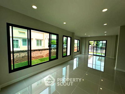 Houses for sale Bangkok : 4-BR House in Sai Mai (ID 2851553)