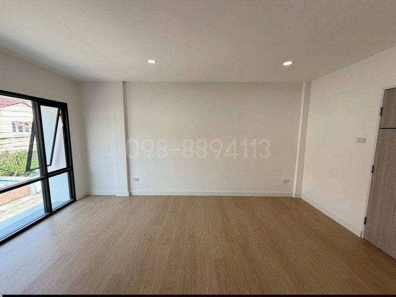 รูป ขายทาวน์โฮม 2 ชั้น ม.เฟิสท์โฮม ซอยวัชรพล ขนาด 18 ตรว 2นอน 3น้ำ บ้านหันทิศเหนือ ใกล้ทางด่วนฉลองรัช - รูปที่ 4/8