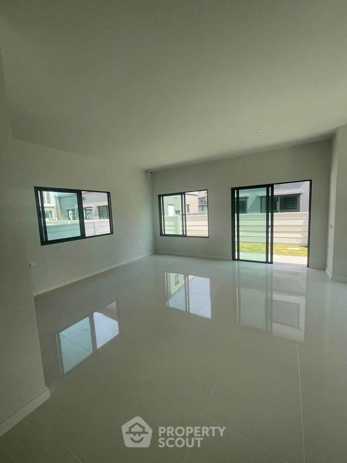 รูป บ้าน 4-ห้องนอน ที่ แกรนด์ บริทาเนีย พระราม 9-กรุงเทพกรีฑา ใกล้ ท่าอากาศยานสุวรรณภูมิ (ID 1357912) - รูปที่ 13/15