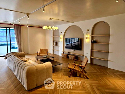 Condos for rent : High-Floor 3-BR 200 Sqm Las Colinas Near BTS Asoke (100m) (ID 2843305)
