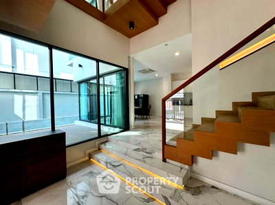 Houses for sale Bangkok : 3-BR House at The Glamor Ekkamai – Praditmanutham in Khlong Chaokhun Sing (ID 2848562)