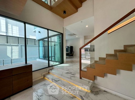 บ้าน 3-ห้องนอน ที่ ดิ แกลมเมอร์ เอกมัย – ประดิษฐ์มนูธรรม ใน คลองเจ้าคุณสิงห์ (ID 2848562)