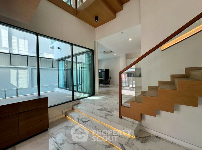ขายบ้านเดี่ยว : บ้าน 3-ห้องนอน ที่ ดิ แกลมเมอร์ เอกมัย – ประดิษฐ์มนูธรรม ใน คลองเจ้าคุณสิงห์ (ID 2848562)