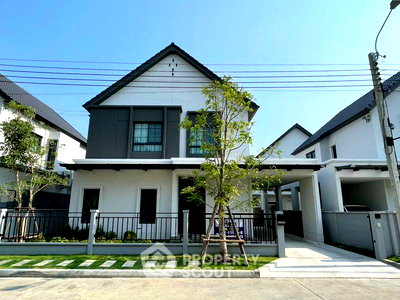 Houses for rent : 4-BR House at Centro Bangna in Bang Kaeo (ID 2148206)