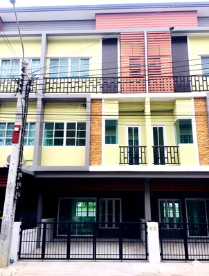 Townhouses for rent Lotus's north ratchapruek : ✨ For Rent: 3-Story Townhome in Buathong Thani Parkville 5, 4 Bedrooms, 4 Bathrooms, 19 sq.wa. Only 12,000 THB per month 🏡💖