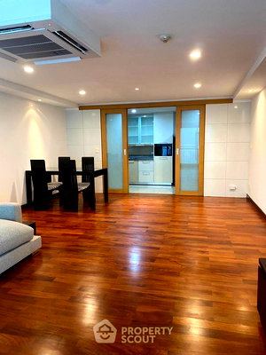 คอนโดให้เช่า : คอนโด 2-ห้องนอน ที่ เออร์บานา สุขุมวิท 15 ใกล้ BTS นานา (ID 2836678)