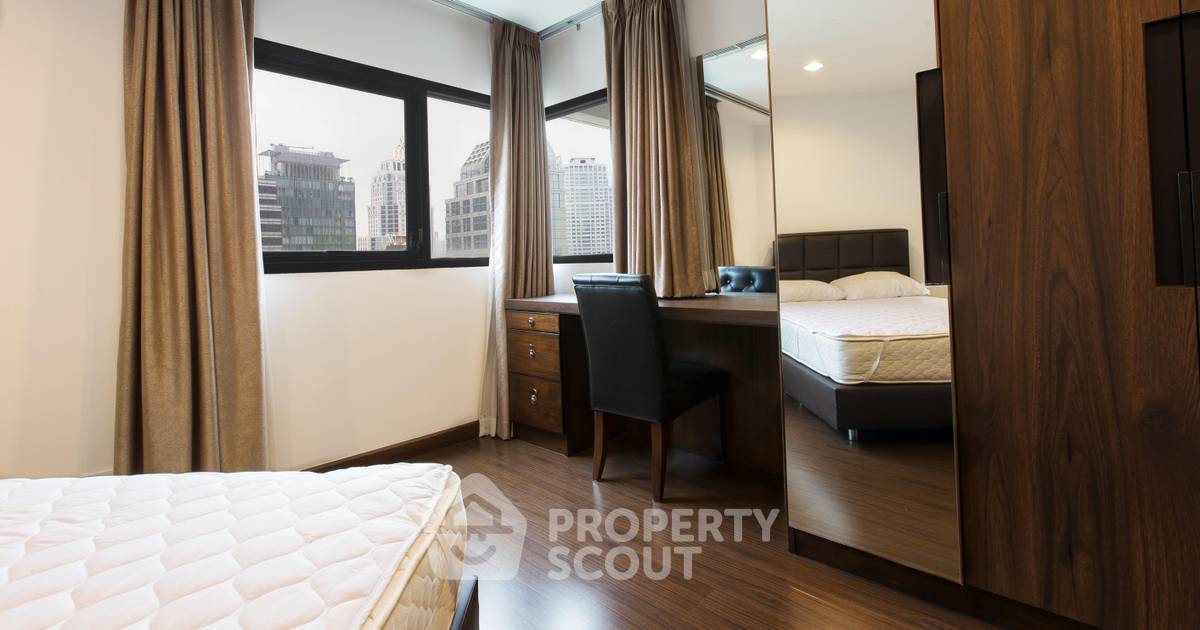 picture 3-BR Condo at Sathorn Gardens near MRT Si Lom (ID 904331) - 11/11