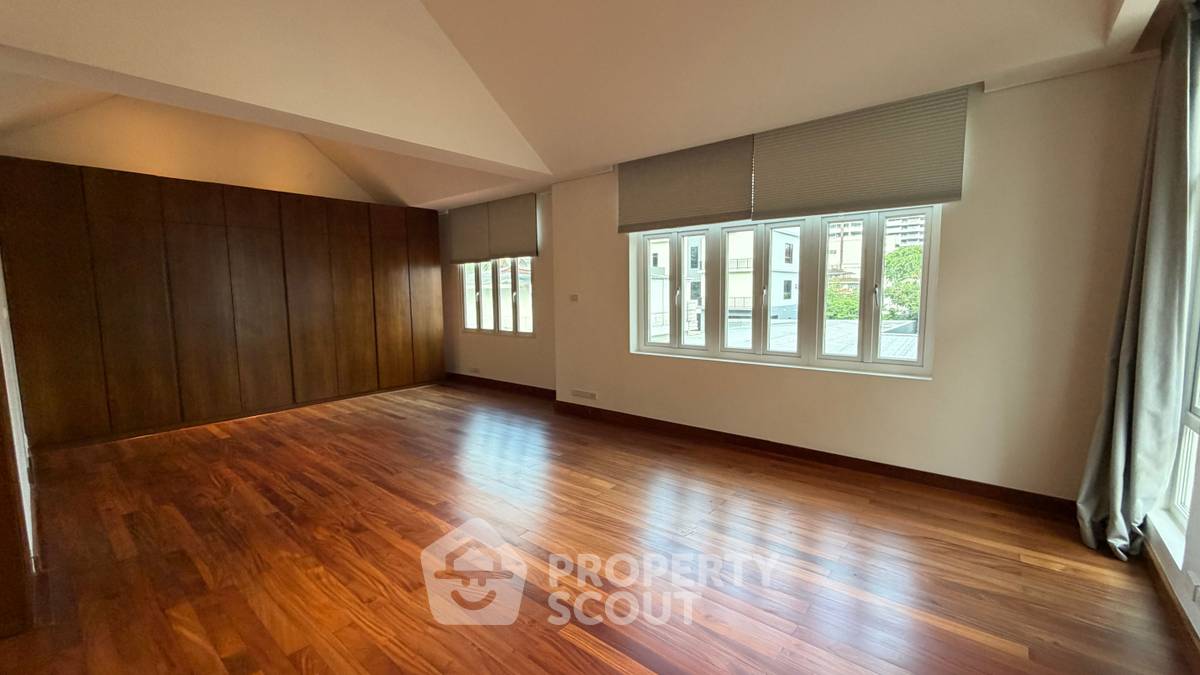 picture 4-BR House near MRT Sukhumvit (ID 2847840) - 5/42