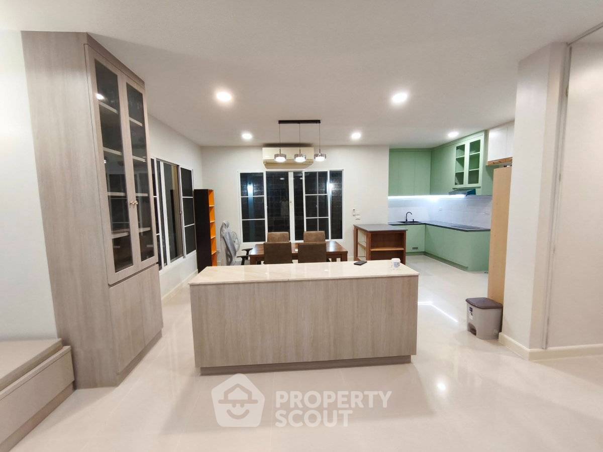 รูป บ้าน 3-ห้องนอน ที่ บ้านกลางกรุง เดอะ นีซ รัชวิภา ใน จตุจักร (ID 2833579) - รูปที่ 3/7
