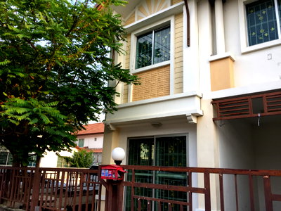 Townhouses for rent วิทยาลัยเทคนิคกาญจนาภิเษกมหานคร : 🔥 Affordable Corner House Rental – Pruksa Ville 5, Minburi – Ready Now 🔥