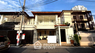 Houses for rent Bangkok : 4-BR House near MRT Sukhumvit (ID 2847840)