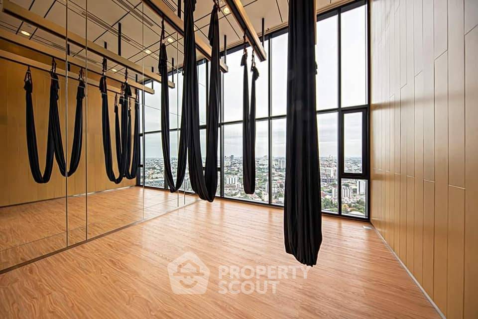picture 1-BR Condo at Maru Ladprao 15 near MRT Ratchadaphisek (ID 379905) - 3/22