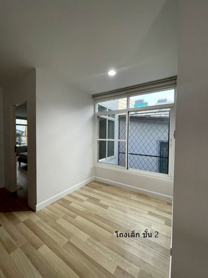 รูป 🏡TH144 | ให้เช่าทาวน์เฮาส์ 2 ชั้น รีโนเวทใหม่ หมู่บ้านอยู่เจริญ รัชดา ซ.3 พื้นที่ 200 ตร.ม. (5 นอน) ใกล้ MRT พระราม 9! - รูปที่ 19/19