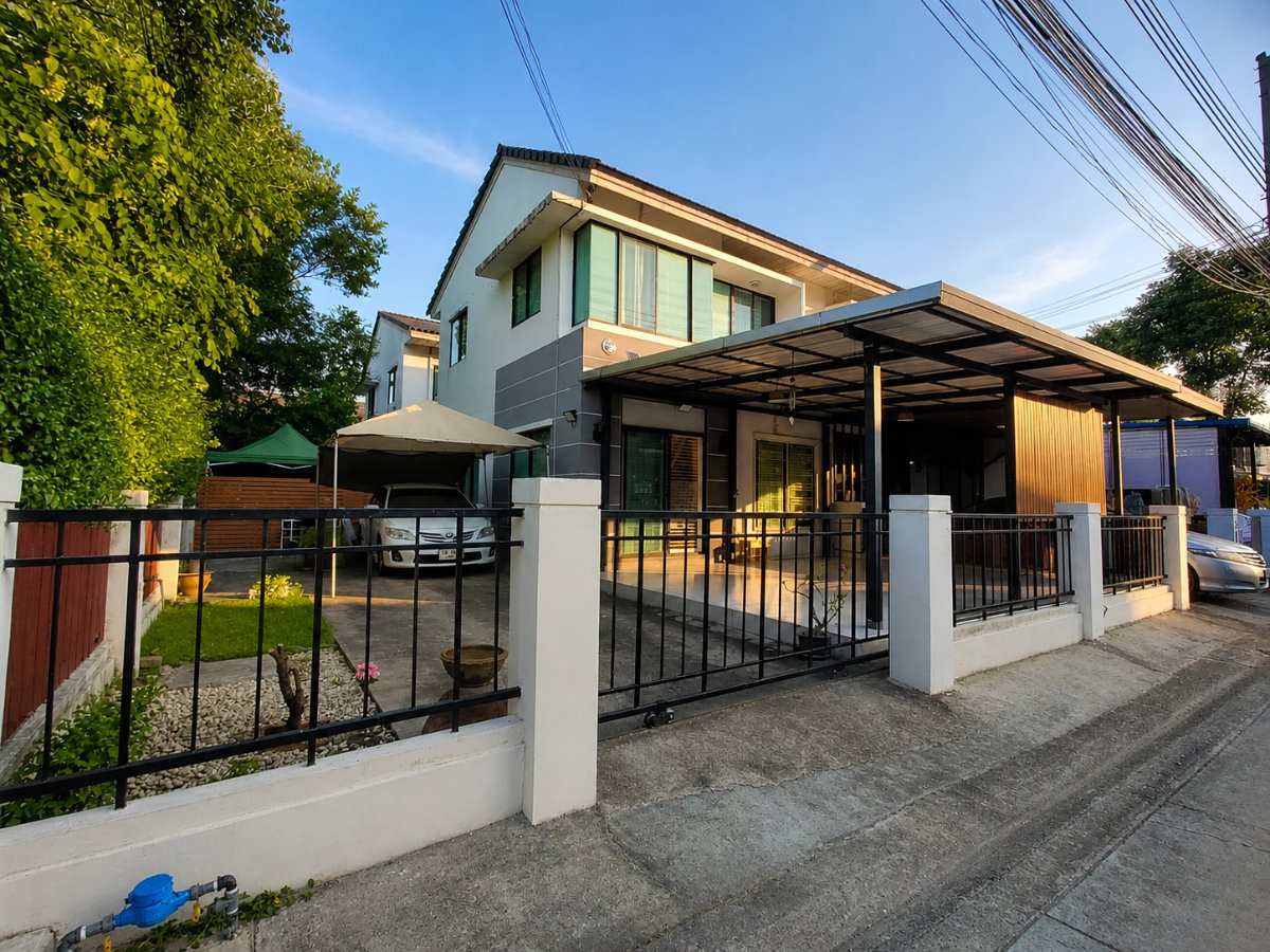 รูป ขายทาวน์โฮม 2 ชั้น หลังมุม เดอะวิลล่า รามอินทรา–วงแหวน ที่ดินใหญ่ 41 ตร.วา หน้ากว้าง 12 เมตร จอดรถได้ 4 คัน ทำเลคู้บอน 27 - รูปที่ 2/10