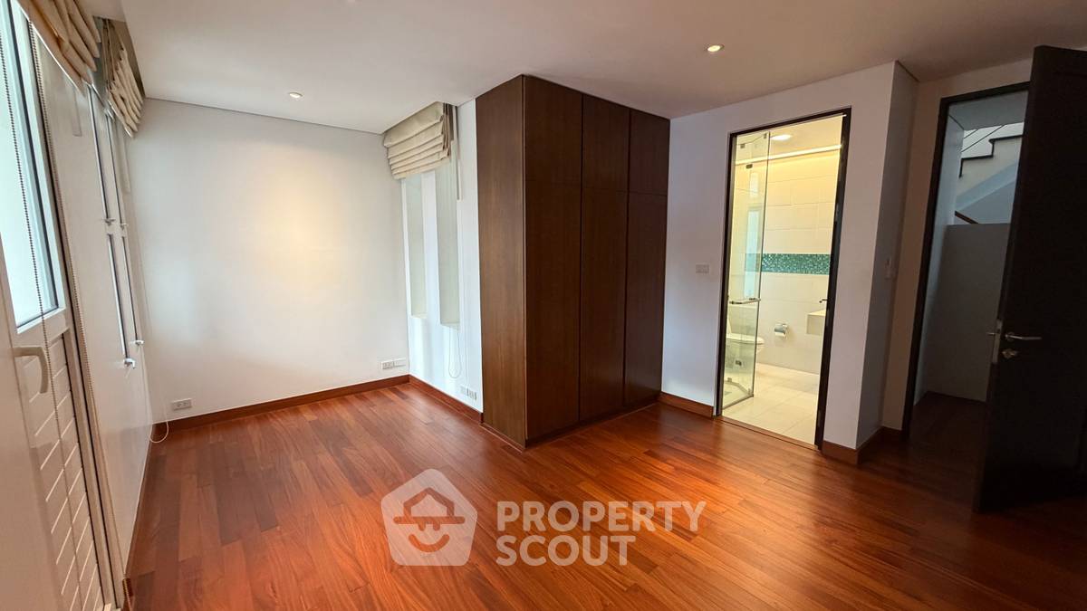 picture 4-BR House near MRT Sukhumvit (ID 2847840) - 18/42