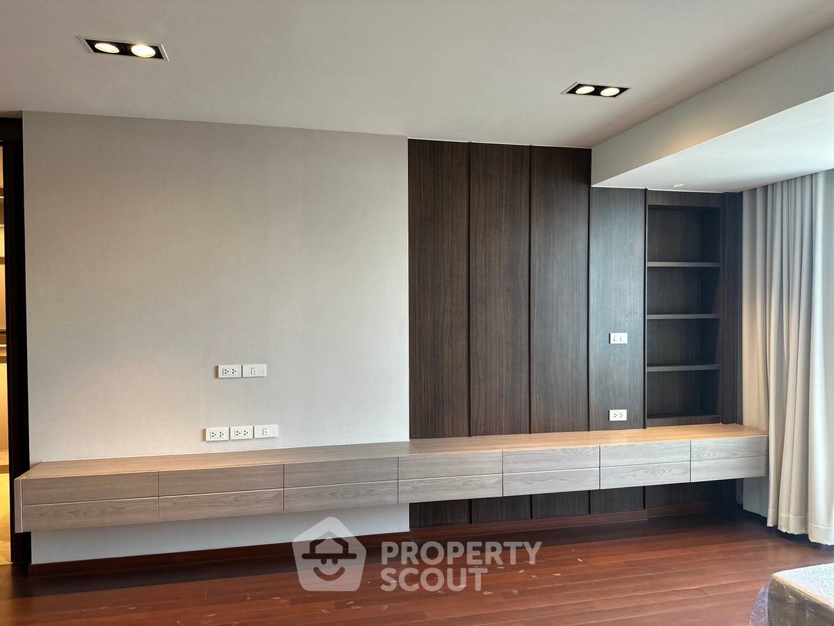 รูป คอนโด 3-ห้องนอน ที่ เพลินจิต เทอเรส คอนโดมิเนียม ใกล้ BTS เพลินจิต (ID 2834104) - รูปที่ 16/16