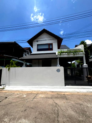 เช่าบ้านเดี่ยว ศรีราชา ชลบุรี : ให้เช่าบ้านเดี่ยวรีโนเวทใหม่ ม.เทอเรสฮิลล์ ไร่กล้วย ศรีราชา