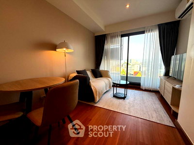 Condos for rent : Well-Priced 1-BR Condo At Altitude Symphony Charoenkrung, BTS Saphan Taksin (ID 2081419)