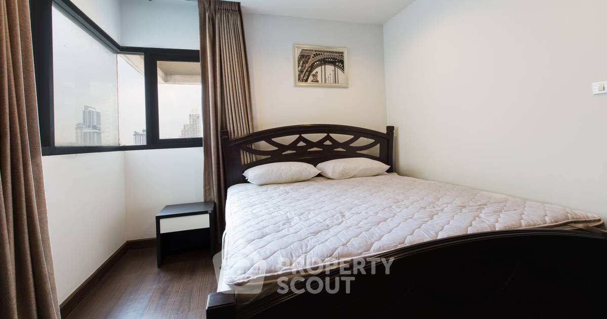 picture 3-BR Condo at Sathorn Gardens near MRT Si Lom (ID 904331) - 9/11